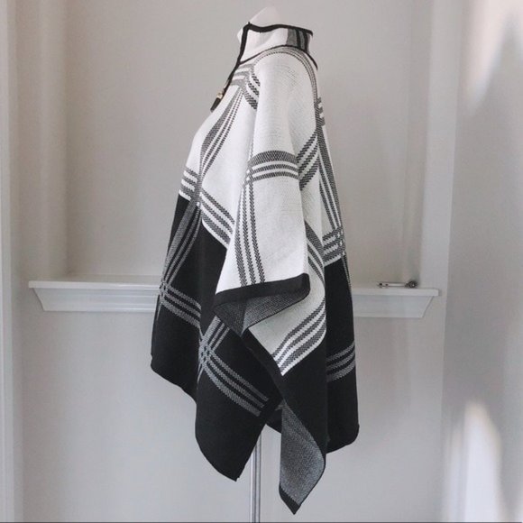 Anne Klein Cape Poncho Sweater Turtleneck Plaid Blk White Size L, New w/Tag $149 - Picture 5 of 11